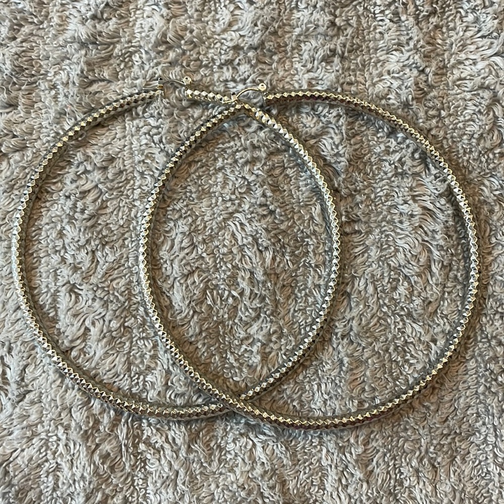 Big hoops 🤪😍